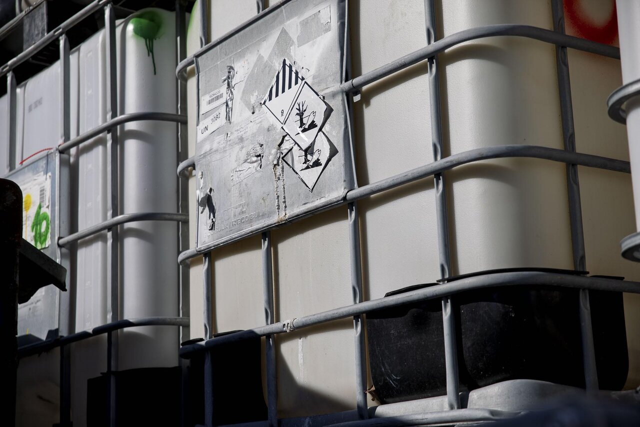 IBC Behälter gefüllte IBC Container im Detail